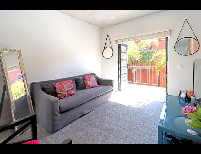 1 BEDROOM APARTMENT FOR SALE IN MELROSE NORTH